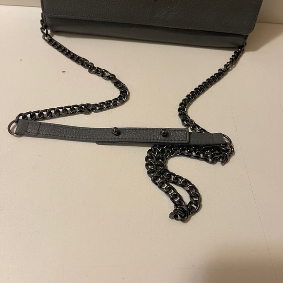 BOTKIER Women's gray Built-In Mirror Chain Strap Wallet - Picture 9 of 12